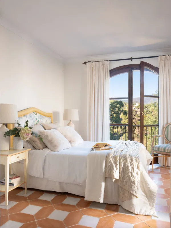 Wonderful luxury villa in the countryside with Andalusian flair, El Madroñal, Benahavis