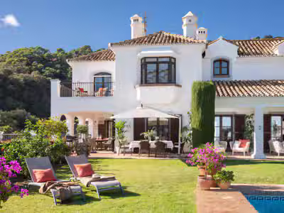 Wonderful luxury villa in the countryside with Andalusian flair, El Madroñal, Benahavis