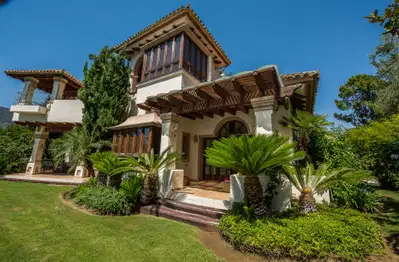 Classic beauty and comfort in a villa in the mountains of La Zagaleta, Benahavis
