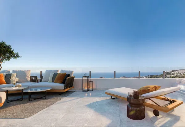 Excellent townhouse in urbanisation with sea views