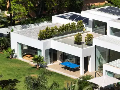 A paradisiacal villa, with all luxury details, on the Mediterranean coast of Estepona