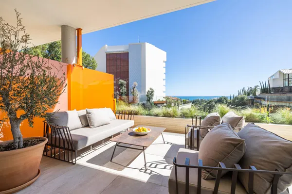 Penthouse with concierge service in a secure development in El Higuerón