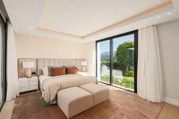 Splendorous Mediterranean style luxury villa with panoramic views in El Herrojo, Benahavís