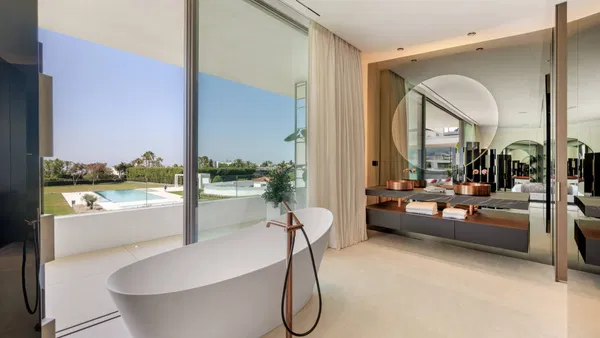 Exceptional property on the exclusive Golden Mile, Marbella