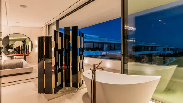 Exceptional property on the exclusive Golden Mile, Marbella