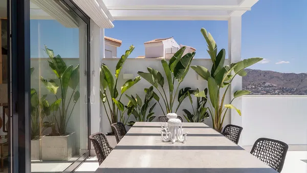 Fascinating villa with concierge and beach club