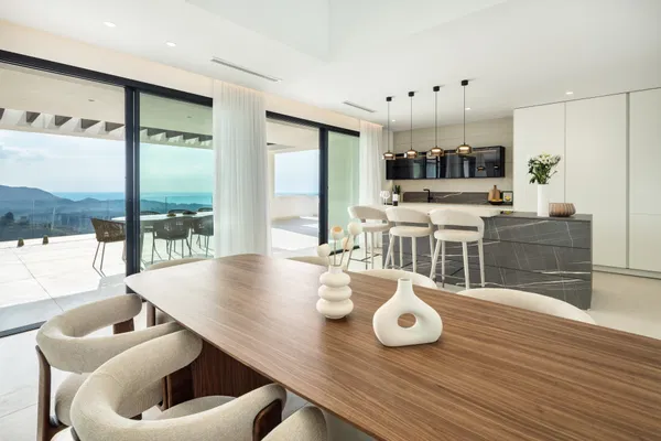 Stunning villa in the prestigious area of Pinares de San Anton, Málaga