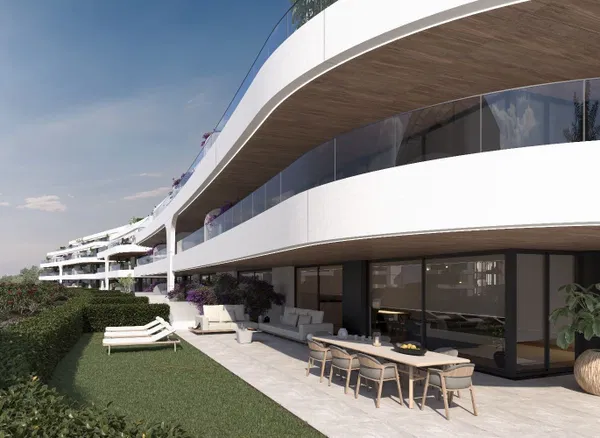 Modern apartment with big basement in the heart of Estepona's Golden Triangle