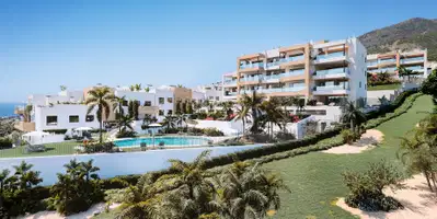 Charming penthouse with panoramic mountain and sea views