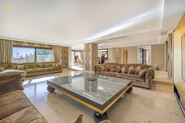 Magnificent large villa with incredible panoramic views located in the prestigious El Herrojo, Benahavis