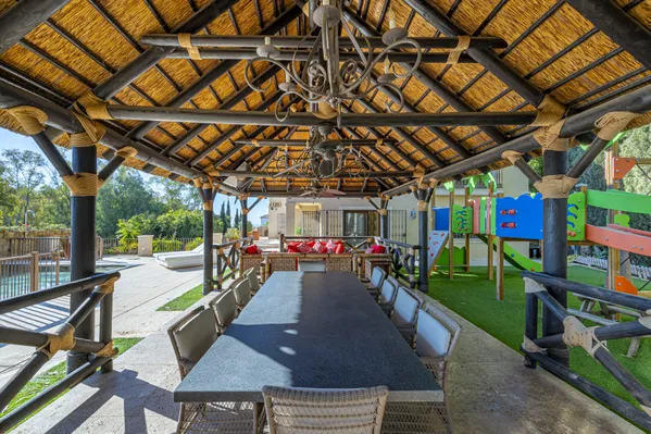 Magnificent large villa with incredible panoramic views located in the prestigious El Herrojo, Benahavis