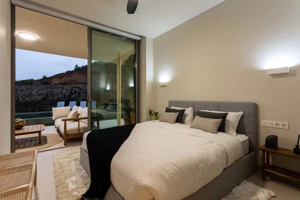 Cozy penthouse with spectacular sea views and immediate delivery