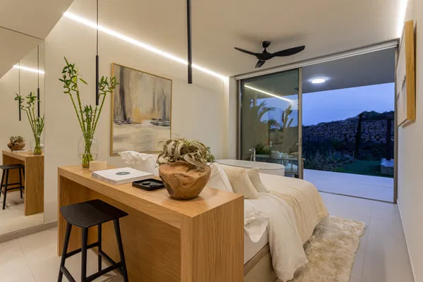Cozy penthouse with spectacular sea views and immediate delivery