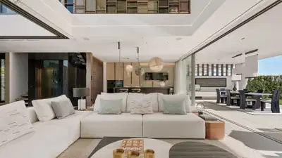 Exceptional property with luxury details on the exclusive Golden Mile, Marbella