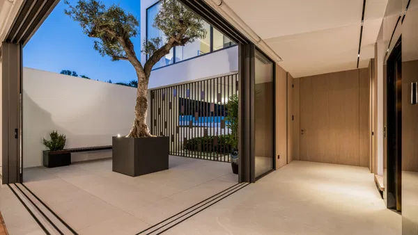 Exceptional property with luxury details on the exclusive Golden Mile, Marbella
