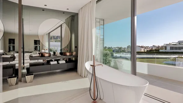 Exceptional property with luxury details on the exclusive Golden Mile, Marbella