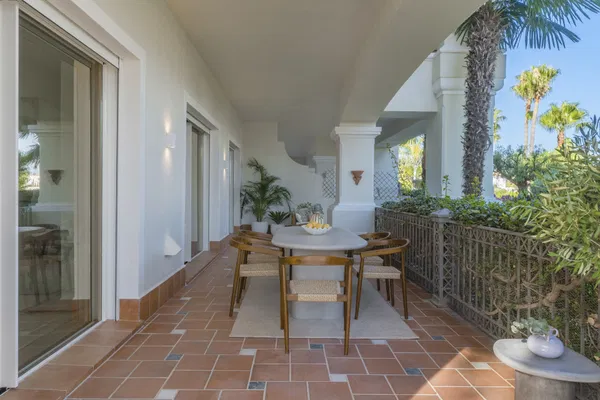 Corner apartment in one of the most sought after communities in Sierra Blanca, close to the Golden Mile, Marbella