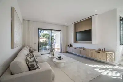 Corner apartment in one of the most sought after communities in Sierra Blanca, close to the Golden Mile, Marbella
