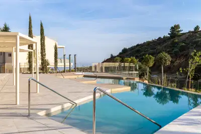 Warm penthouse with panoramic sea views in the prestigious El Higuerón area, Fuengirola