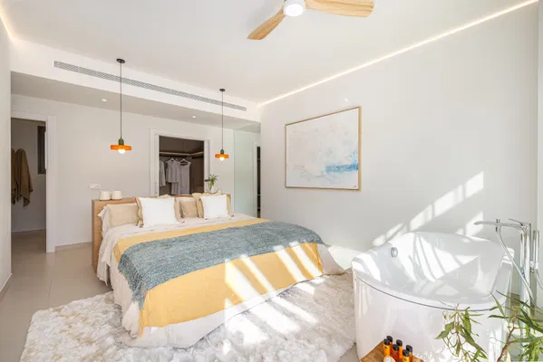 Warm penthouse with panoramic sea views in the prestigious El Higuerón area, Fuengirola