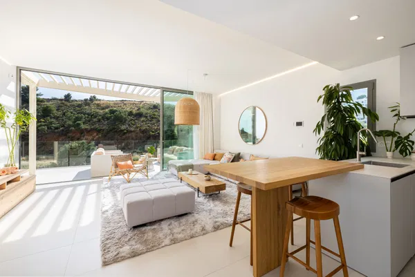 Warm penthouse with panoramic sea views in the prestigious El Higuerón area, Fuengirola