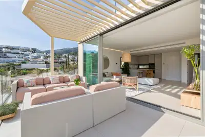 Warm penthouse with panoramic sea views in the prestigious El Higuerón area, Fuengirola
