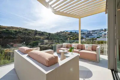Warm penthouse with panoramic sea views in the prestigious El Higuerón area, Fuengirola