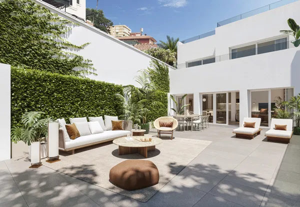 Bright, elegant, and sophisticated ground-floor apartment in the prestigious Monte Sancha area, El Limonar, Malaga