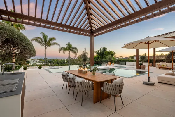 Impressive villa in prime frontline golf location in Aloha, Nueva Andalucia