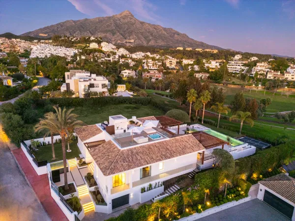 Impressive villa in prime frontline golf location in Aloha, Nueva Andalucia