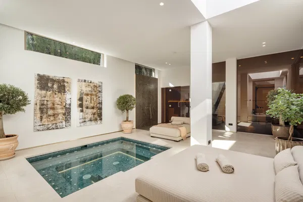 Impressive villa in prime frontline golf location in Aloha, Nueva Andalucia
