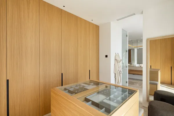 Impressive villa in prime frontline golf location in Aloha, Nueva Andalucia