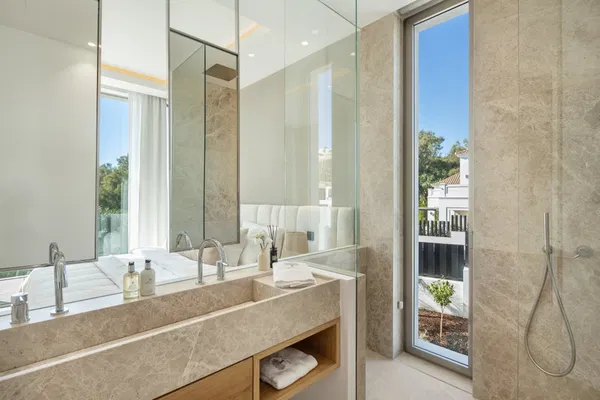 Impressive villa in prime frontline golf location in Aloha, Nueva Andalucia