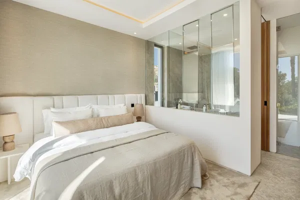 Impressive villa in prime frontline golf location in Aloha, Nueva Andalucia
