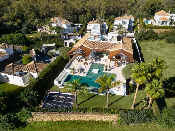Impressive villa in prime frontline golf location in Aloha, Nueva Andalucia