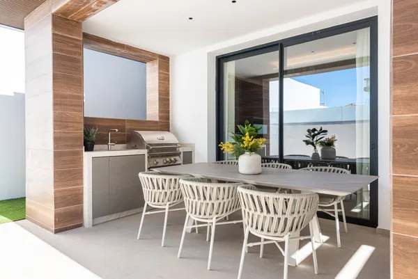 Stunning villa with rooftop solarium and spectacular views in Riviera del Sol