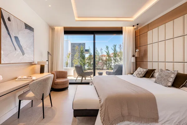 Stunning villa with rooftop solarium and spectacular views in Riviera del Sol