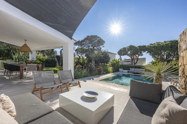 Elegant beachside villa in Marbesa: private and tranquil living just steps away from the beach