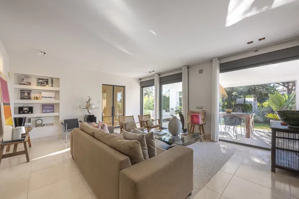 Elegant beachside villa in Marbesa: private and tranquil living just steps away from the beach