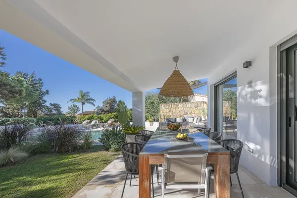 Elegant beachside villa in Marbesa: private and tranquil living just steps away from the beach