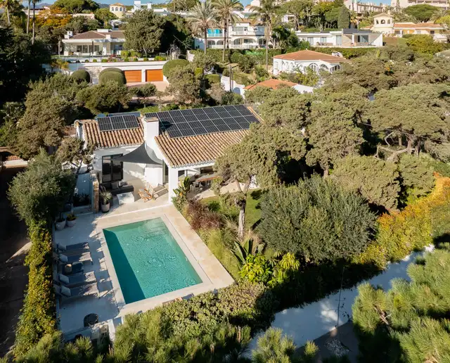Elegant beachside villa in Marbesa: private and tranquil living just steps away from the beach