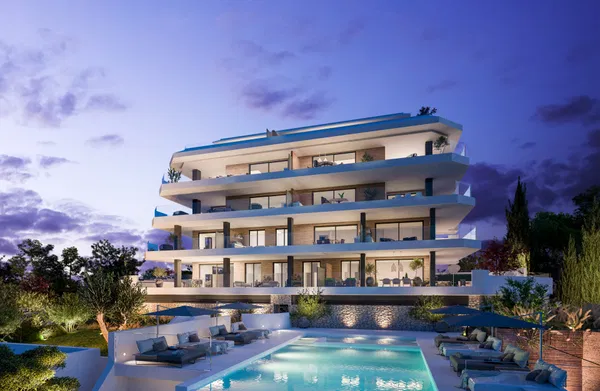 Modern ground-floor apartment with a private pool, El Higueron, Fuengirola