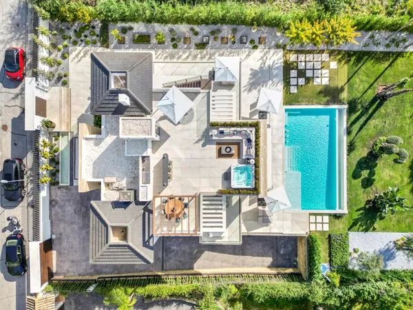 Stunning large contemporary style villa on Marbella's Golden Mile