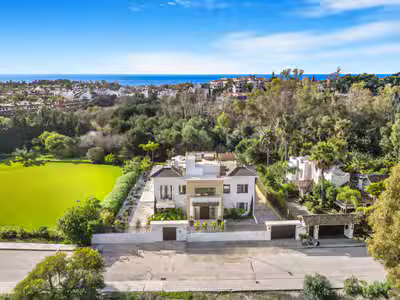 Stunning large contemporary style villa on Marbella’s Golden Mile