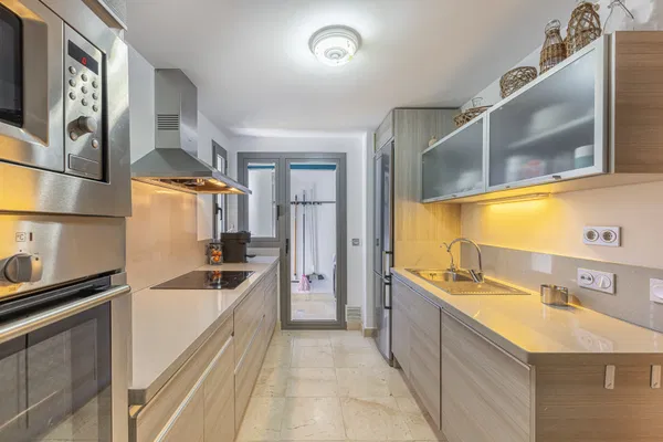 Penthouse in a privileged setting with panoramic views of the sea and golf course in Los Flamingos, Benahavís