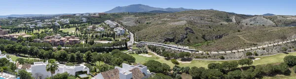 Penthouse in a privileged setting with panoramic views of the sea and golf course in Los Flamingos, Benahavís