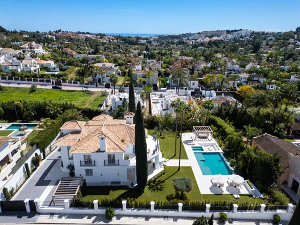 Exquisite and refined villa in the Golf Valley of Marbella