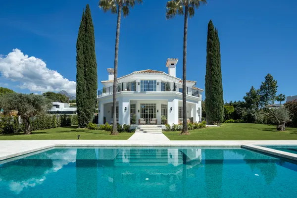 Exquisite and refined villa in the Golf Valley of Marbella