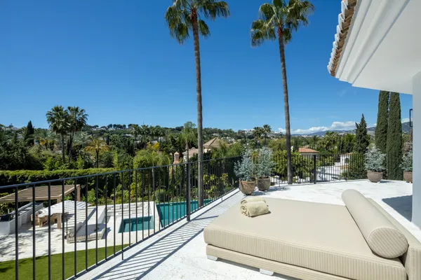 Exquisite and refined villa in the Golf Valley of Marbella