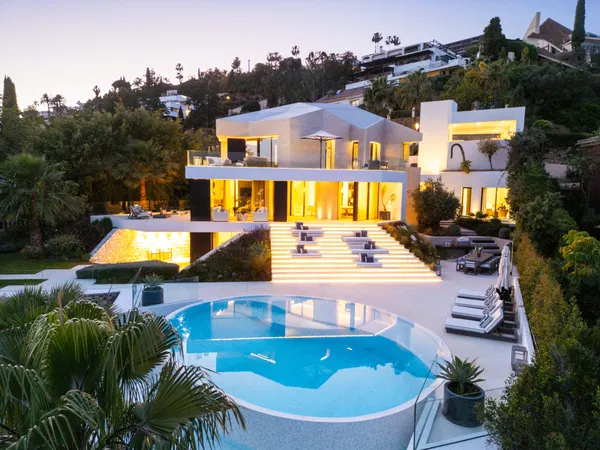 Incredible contemporary villa in El Herrojo Alto, Benahavís